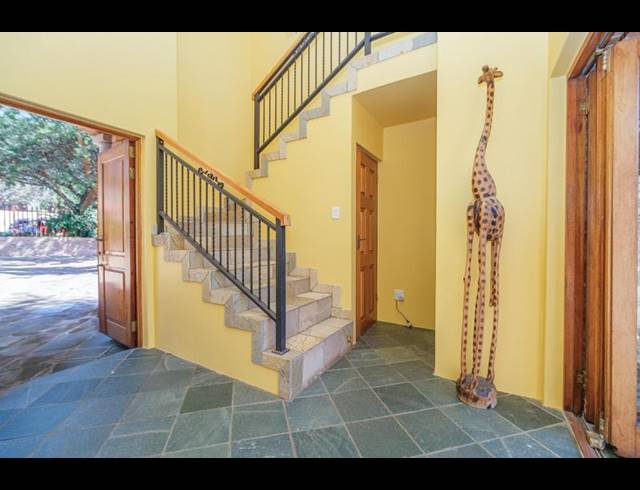 6 BEDROOM HOUSE FOR SALE IN RUIMSIG